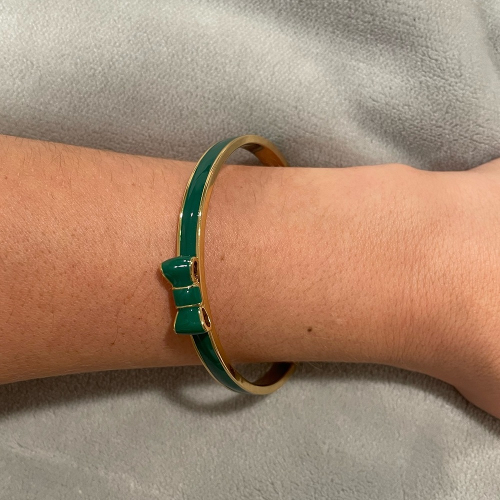 Kate Spade - Ready Set Bow Bangle - Green & Gold